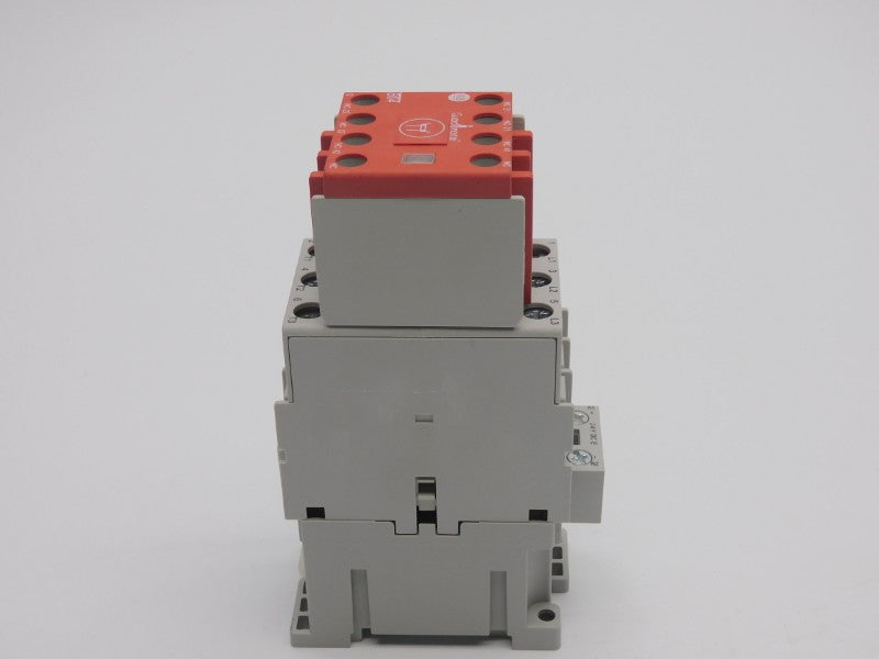 ALLEN BRADLEY 100S-C30EJ14C SER. C 24VDC 65A NSNP