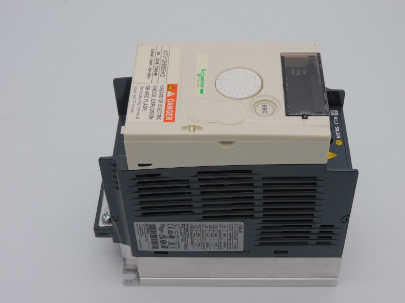 SCHNEIDER ELECTRIC ATV12H055M2 VER. 1.4 200/240V 8A NSMP