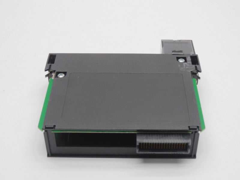 ALLEN BRADLEY 1756-IA32 SER. A F/W 3.3 74-132VAC NSNP