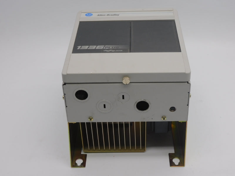 ALLEN BRADLEY 1336S-BRF50-AA-EN4-L6 SER. D 650V 8.5A UNMP