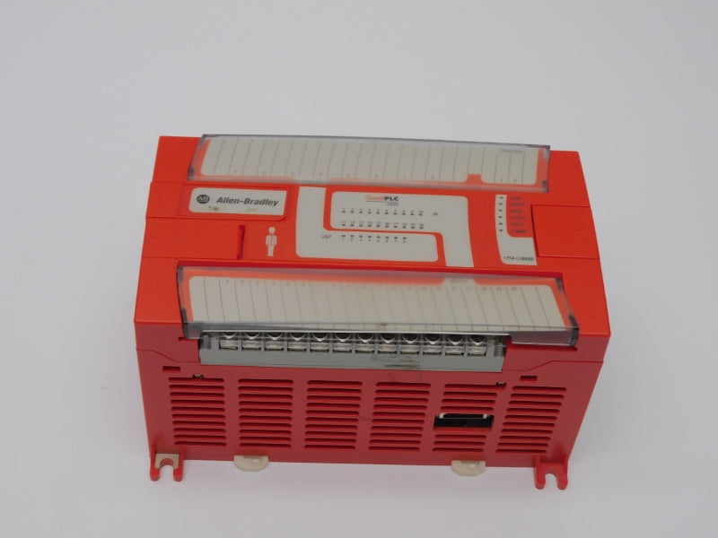 ALLEN BRADLEY 1754-L28BBB SER. B F/W V2.04 REV. B01 24VDC 8A NSNP