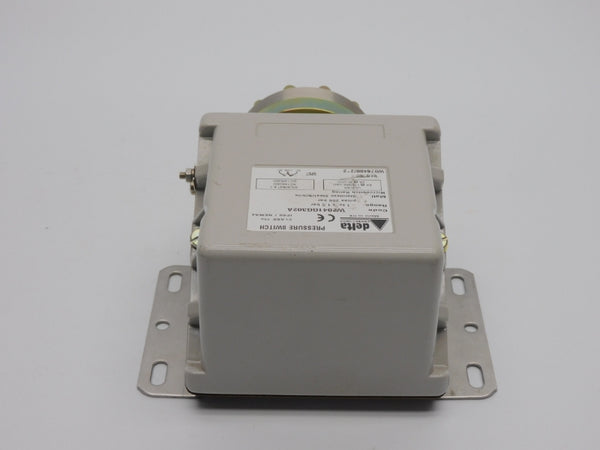 DELTA CONTROLS LIMITED W2041GG302A 250VAC 5A NSNP