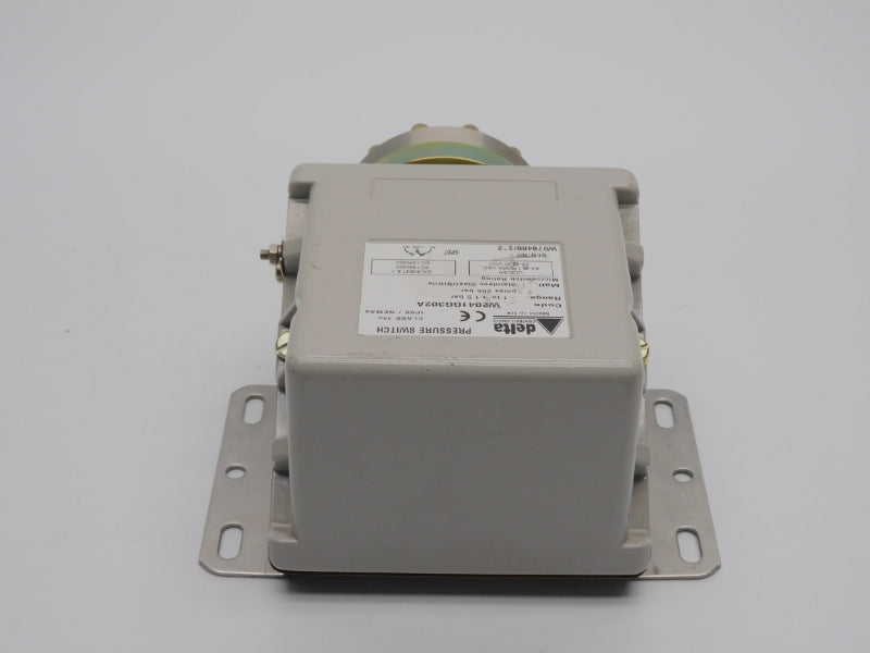 DELTA CONTROLS LIMITED W2041GG302A 250VAC 5A NSNP