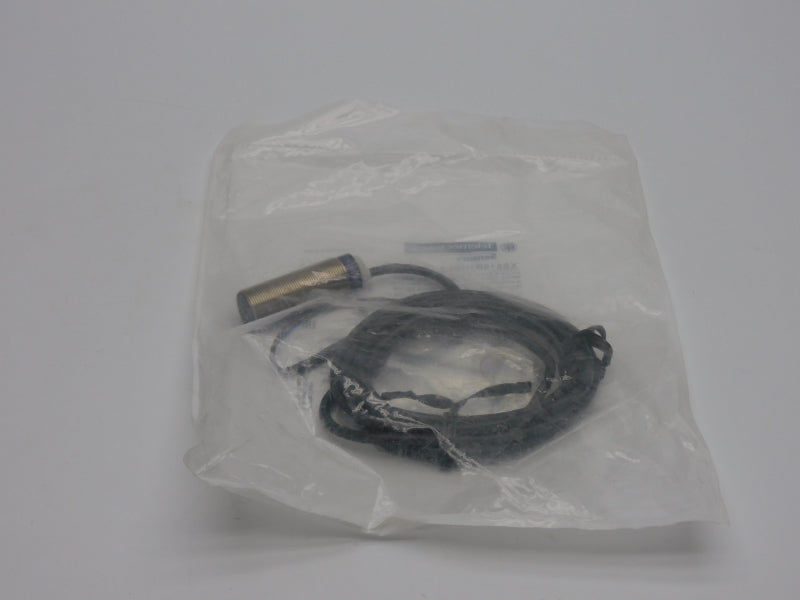 TELEMECANIQUE XS518B1DBL2 12-48V NSMP