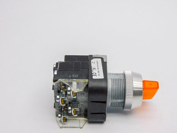 ALLEN BRADLEY 800T-16HA2KB6AX SER. U 120VAC (WH) (AS PICTURED) NSMP