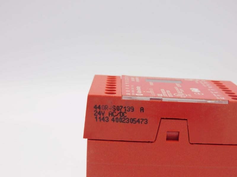 ALLEN BRADLEY 440R-S07139 SER. A 24VAC/DC (WH) NSMP
