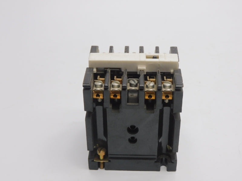 GENERAL ELECTRIC CR120A04002AA SER. A 300VAC 10A NSNP