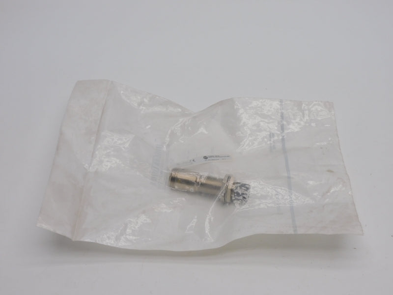 ALLEN BRADLEY 872C-D8NP18-N4 SER. D 10-30VDC NSMP