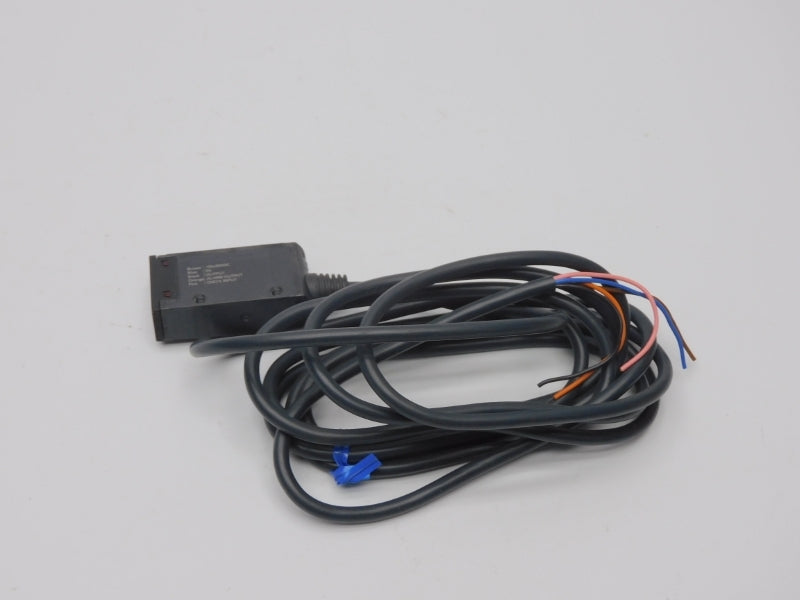 OMRON E3S-AR21 10-30VDC NSNP