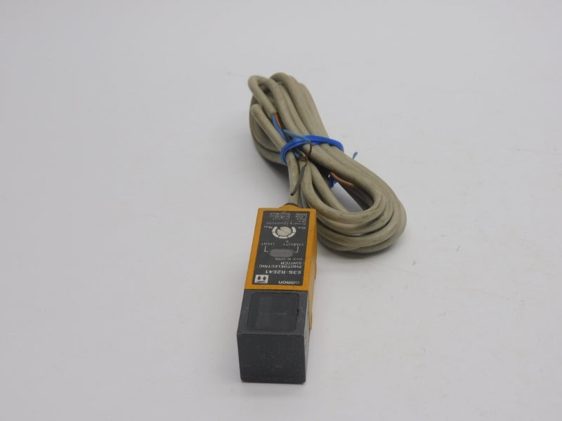 OMRON E3S-R2E41 12-24VDC UNMP