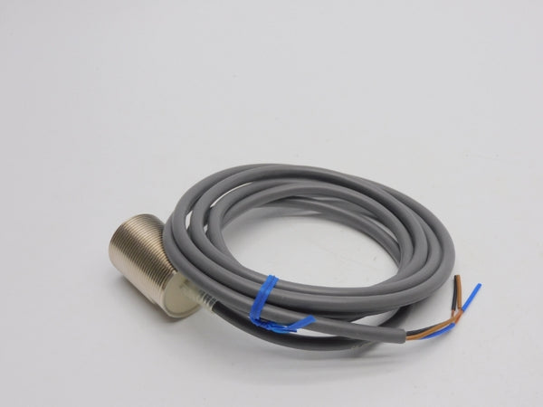 OMRON E2E-X10E1 12-24VDC NSNP