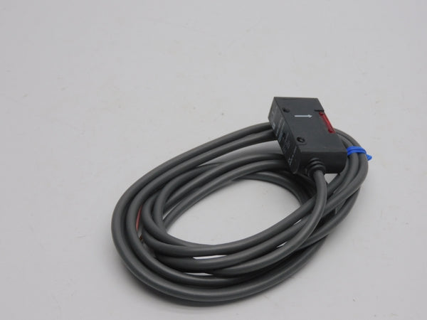 OMRON E3S-AT71-L 10-30VDC NSNP