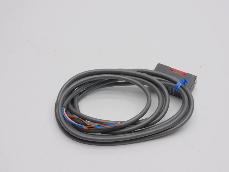 OMRON E3S-AT71-L 10-30VDC NSNP