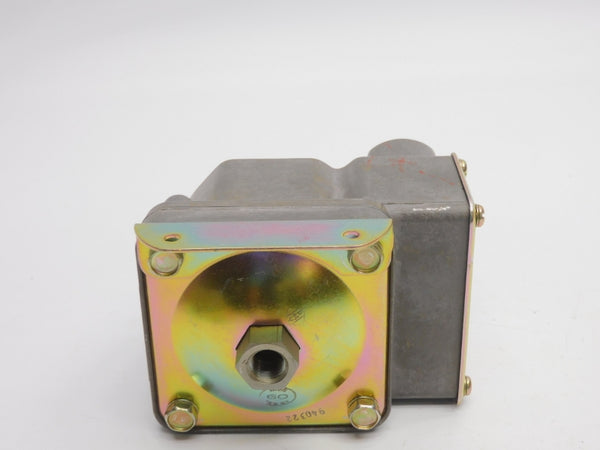 BARKSDALE CONTROLS D2T-H18SS 480V 10A .4-18PSI NSNP