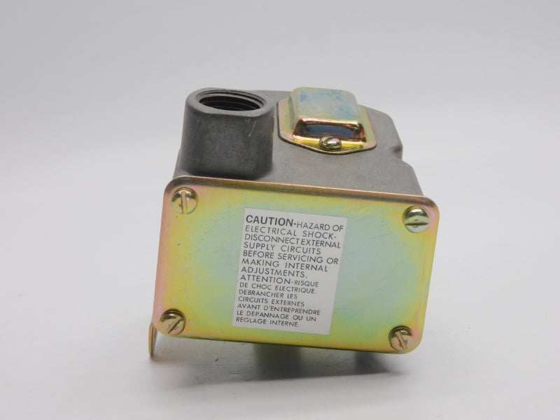 BARKSDALE CONTROLS D2T-H18SS 480V 10A .4-18PSI NSNP