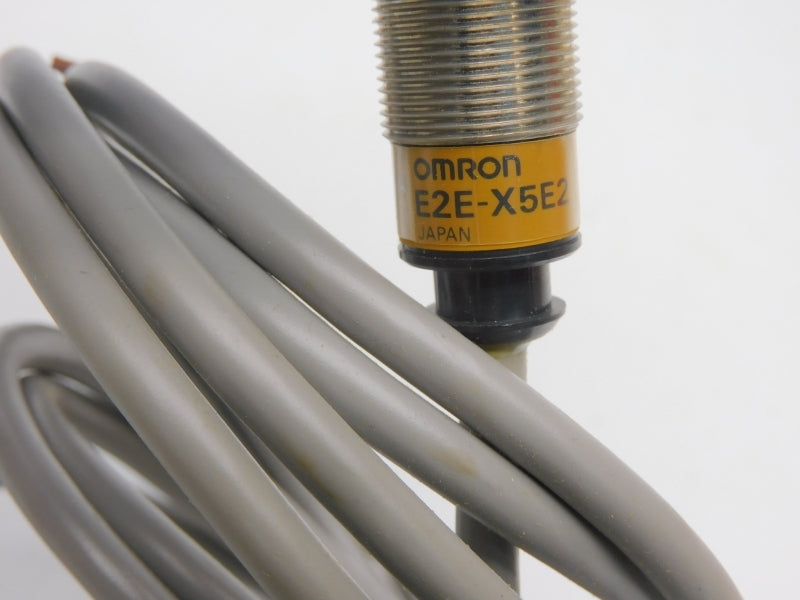 OMRON E2E-X5E2 12-24VDC 2M NSMP