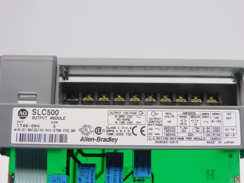 ALLEN BRADLEY 1746-OW4 SER. A 5-265VAC 15A UNMP