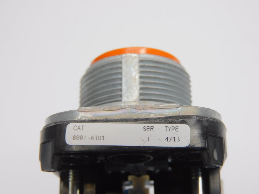 ALLEN BRADLEY 800T-A3D1 SER. T (WH) NSMP