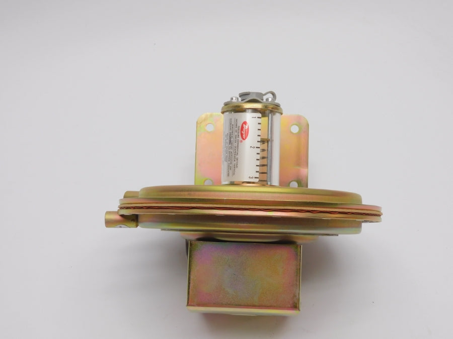 DWYER 1638-2 480VAC 15A 25PSI NSNP