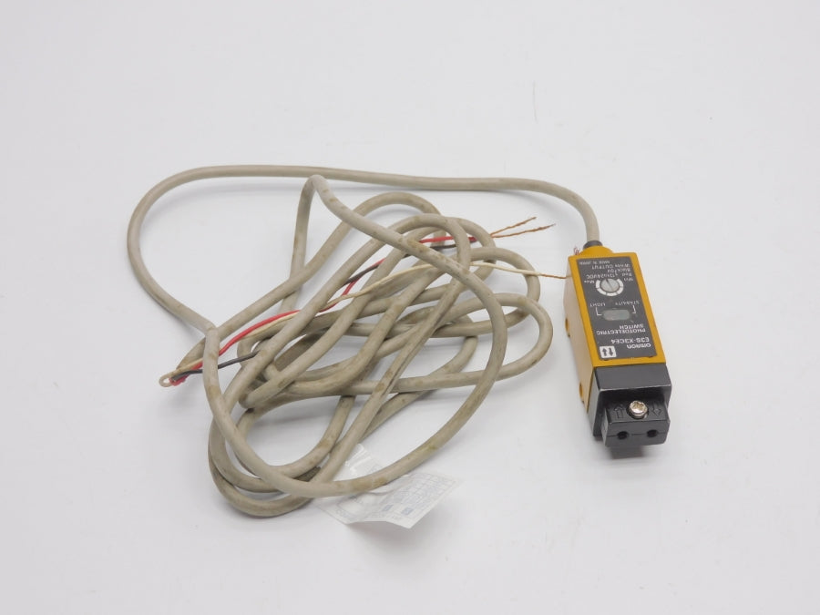 OMRON E3S-X3CE4 12-24VDC UNMP