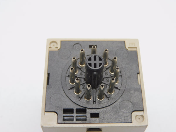 OMRON H3CR-A 100/240VAC 5A UNMP