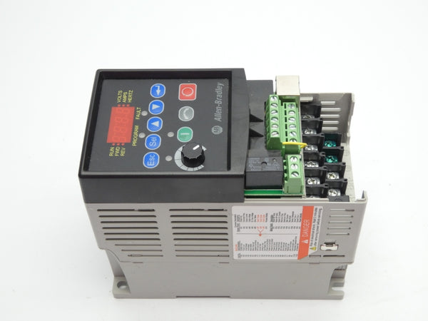 ALLEN BRADLEY 22A-D4P0N104 SER. A F/W 6.01 342-528VAC 5.7A NSNP