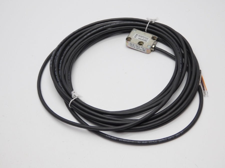 SIKO MSK320-0839 E1-PP-0-0.1/8 24VDC NSMP