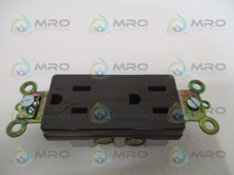 PASS & SEYMOUR LEGRAND 26262 DUPLEX RECEPTACLE NSMP