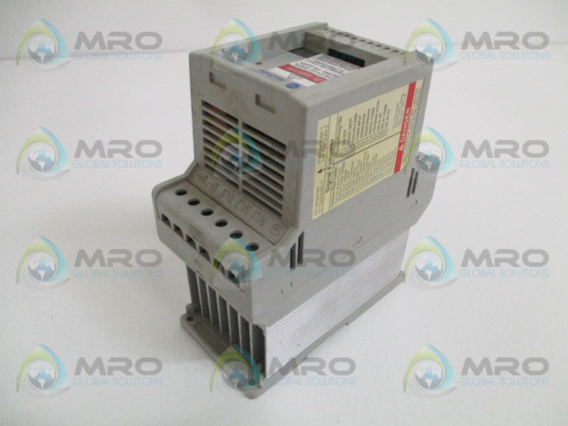 ALLEN BRADLEY 160-BA03NSF1 SER. C F/W 7.04 SPEED CONTROLLER (NO KEYPAD)  UNMP