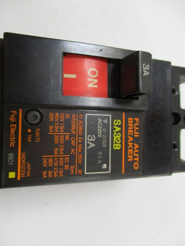 FUJI ELECTRIC SA32B3 CIRCUIT BREAKER 3A 220VAC  UNMP
