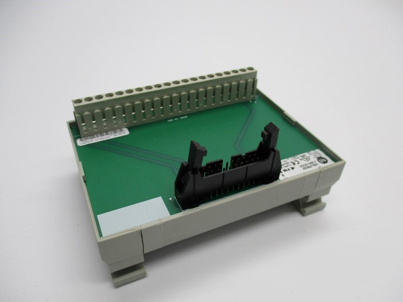 ALLEN BRADLEY 1492-IFM20F SER. B 0-265VAC NSNP