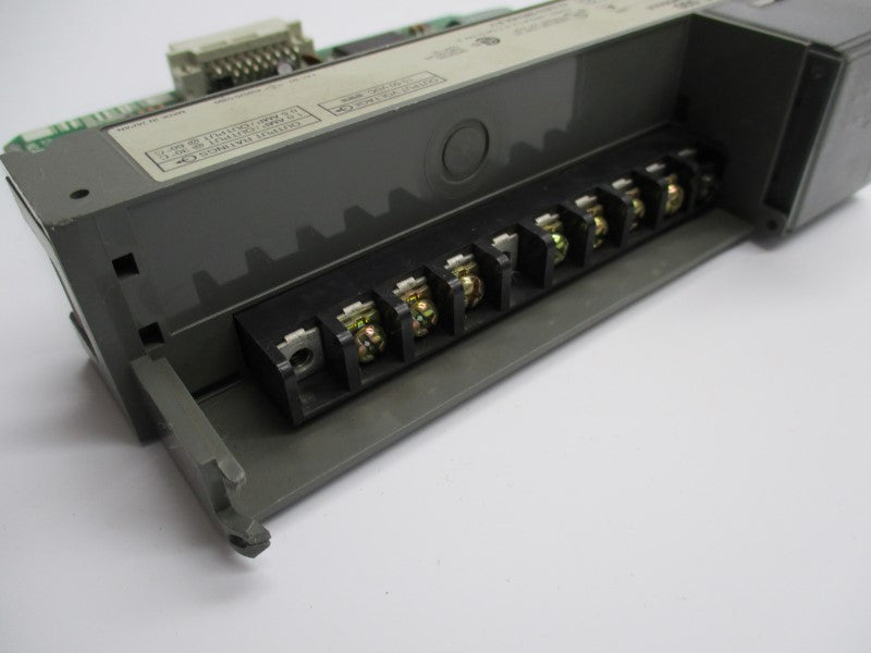 ALLEN BRADLEY 1746-OB8 SER. A UNMP