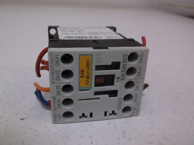 SIEMENS 3RH1122-1BB40 CONTROL RELAY  UNMP