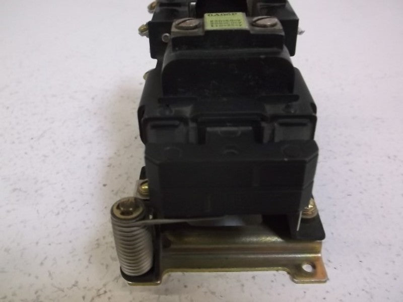 ALLEN BRADLEY 700-B331A1 SER. A HEAVY DUTY RELAY 10AMP  UNMP