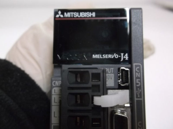 MITSUBISHI MR-J4-10B 100W 200V  NSNP