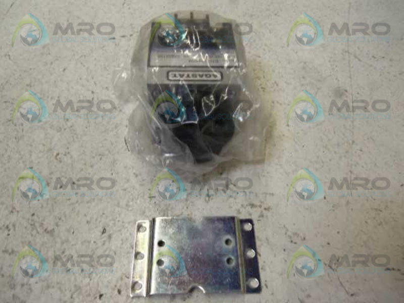 AGASTAT E7012PH004 TIMING RELAY 3-30 MIN  NSNP