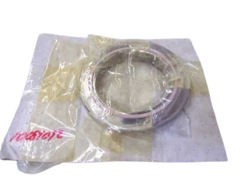 8D093014 VALVE SEAT 4" x 3"  UNMP