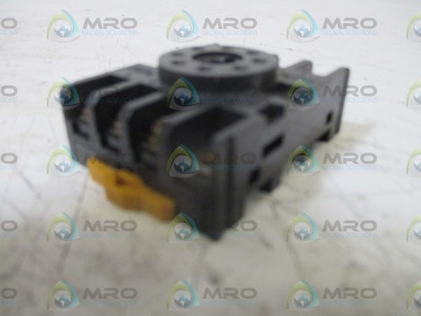 OMRON PF083A RELAY SOCKET  UNMP