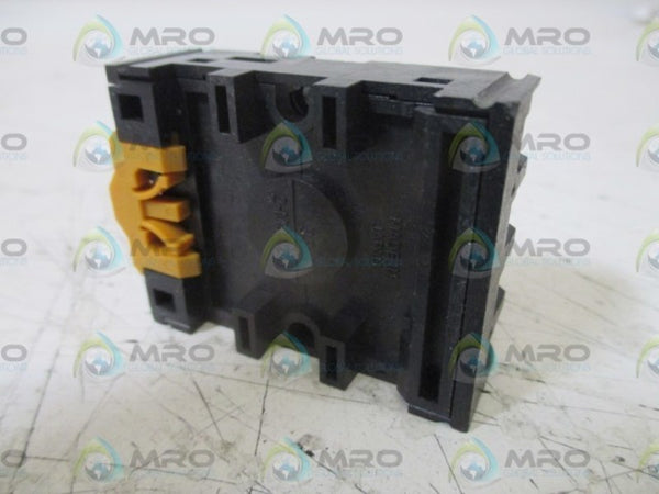 OMRON PF083A RELAY SOCKET  UNMP