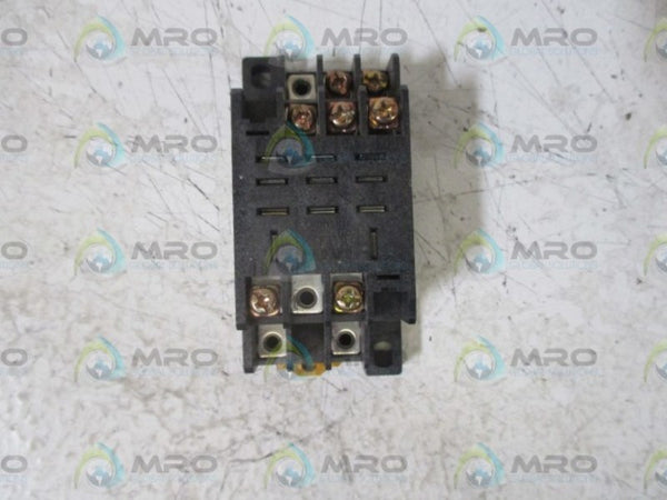 OMRON PTF11A RELAY SOCKET  UNMP