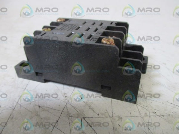 OMRON PTF11A RELAY SOCKET  UNMP