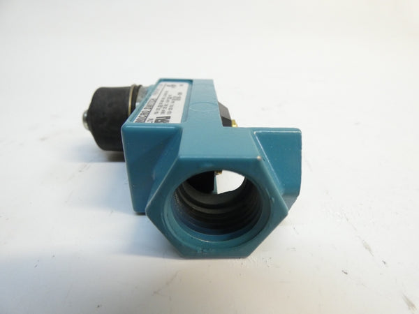 MICRO SWITCH BZV6-2RN 600VAC 15A (AS PICTURED) NSNP