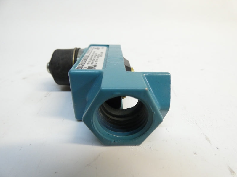 MICRO SWITCH BZV6-2RN 600VAC 15A (AS PICTURED) NSNP