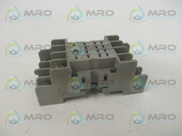 IDEC SM2S-05 RELAY SOCKET  UNMP