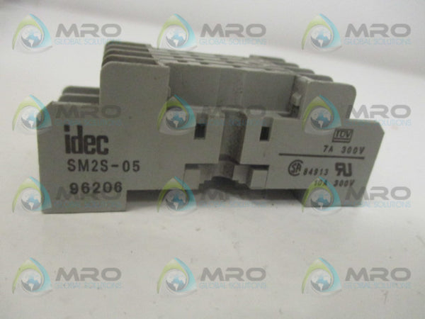 IDEC SM2S-05 RELAY SOCKET  UNMP