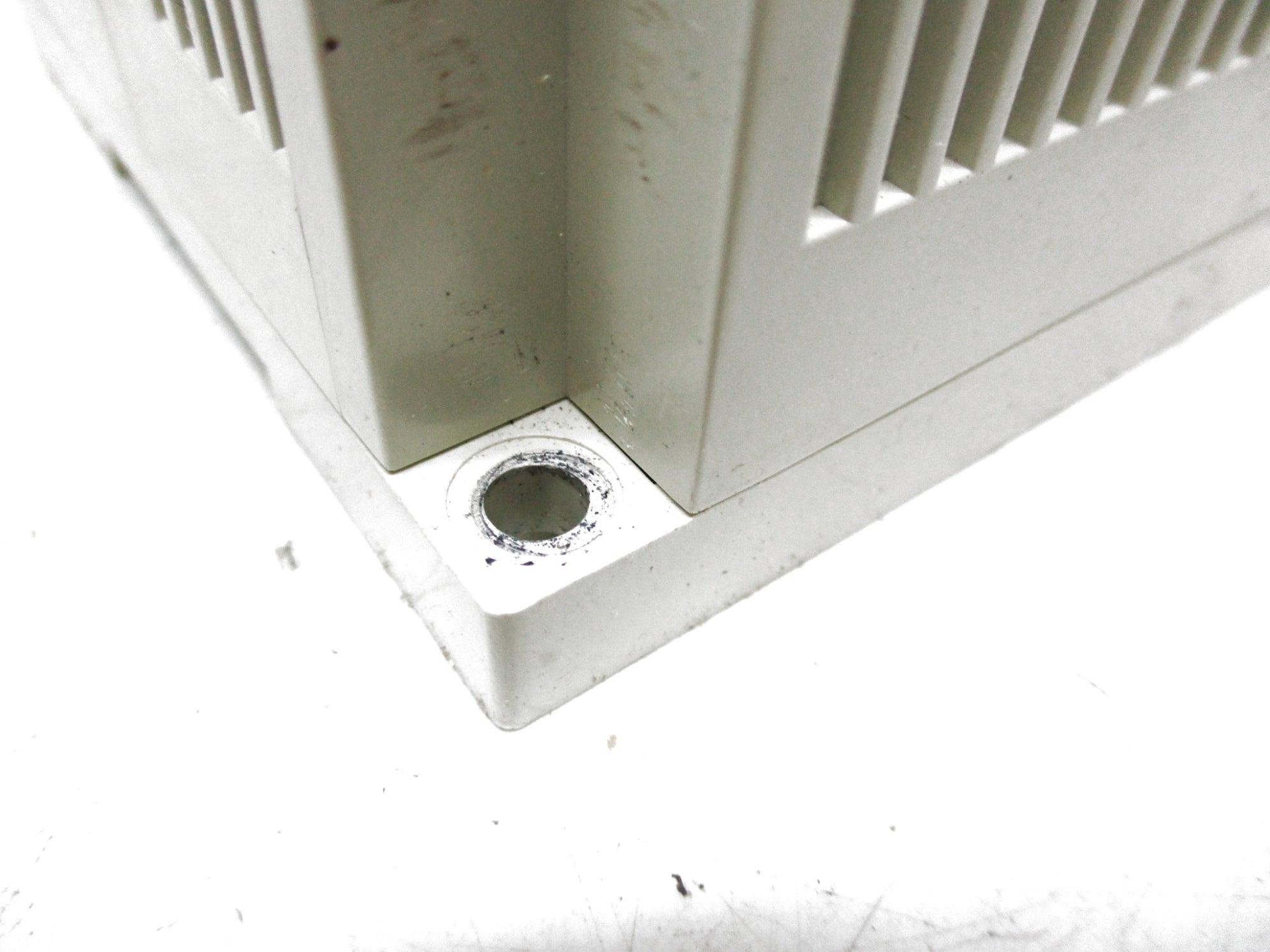 ALLEN BRADLEY 1745-E104 SER. B 10-30VAC/DC 15A UNMP