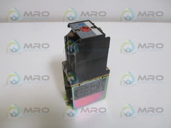 ALLEN  BRADLEY 700DC-P600Z24 SER.A AC RELAY (AS PICTURED) UNMP