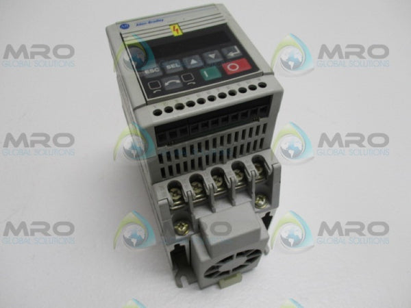 ALLEN BRADLEY 160-AA04NPS1P1 SER. A SPEED CONTROLLER 0.75W/1HP UNMP