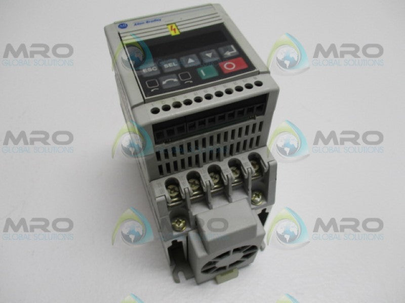 ALLEN BRADLEY 160-AA04NPS1P1 SER. A SPEED CONTROLLER 0.75W/1HP UNMP