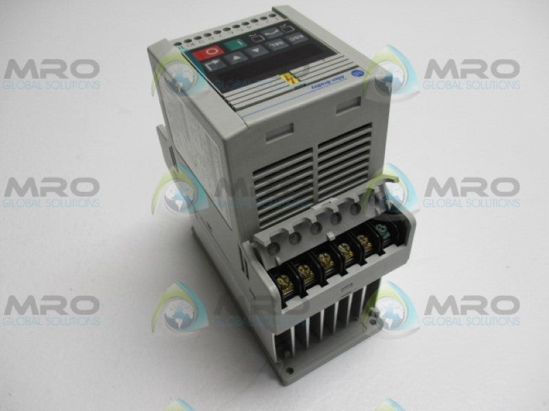 ALLEN BRADLEY 160-AA04NSF1P1 SER. C SPEED CONTROLLER 0.75KW/1HP  NSNP